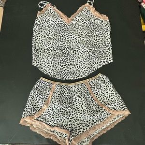 Victoria’s Secret sleep set